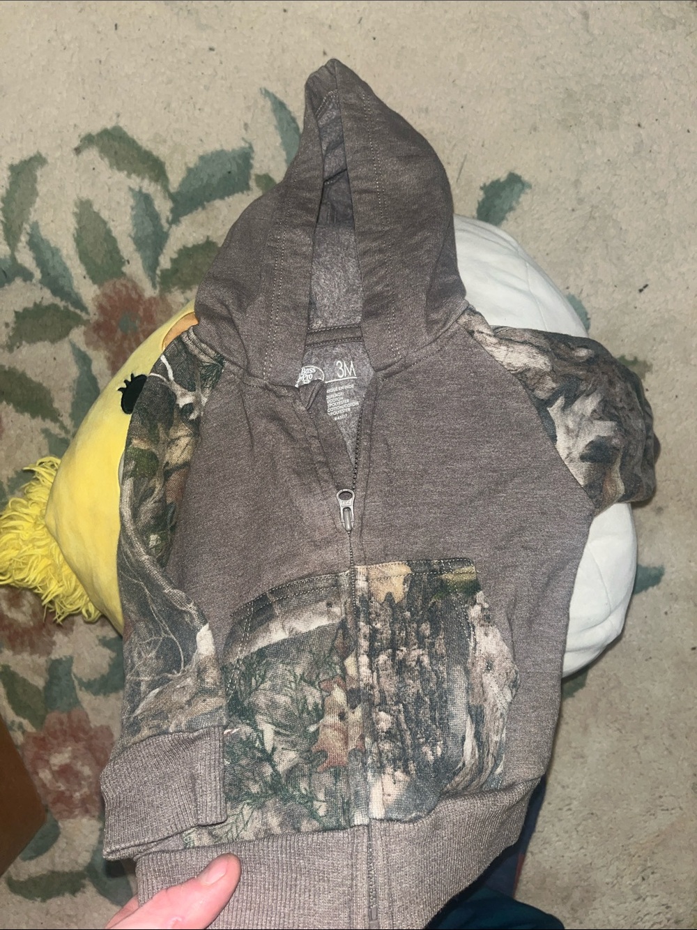 Brown Camo Accent Zip Hoodie
 Bass pro 3M size Childs hoody